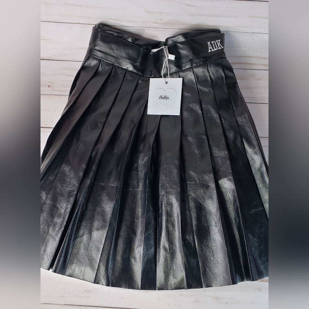 Adika Black Faux Leather Vegan Pleated Tennis Mini, Black, Skirt Size L